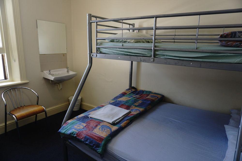 Backpack Oz Hostel Аделейд Екстериор снимка
