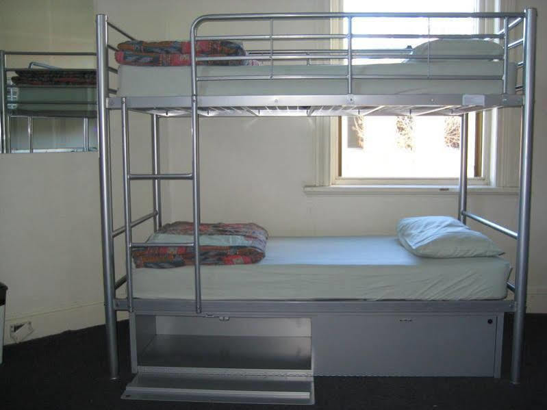 Backpack Oz Hostel Аделейд Екстериор снимка