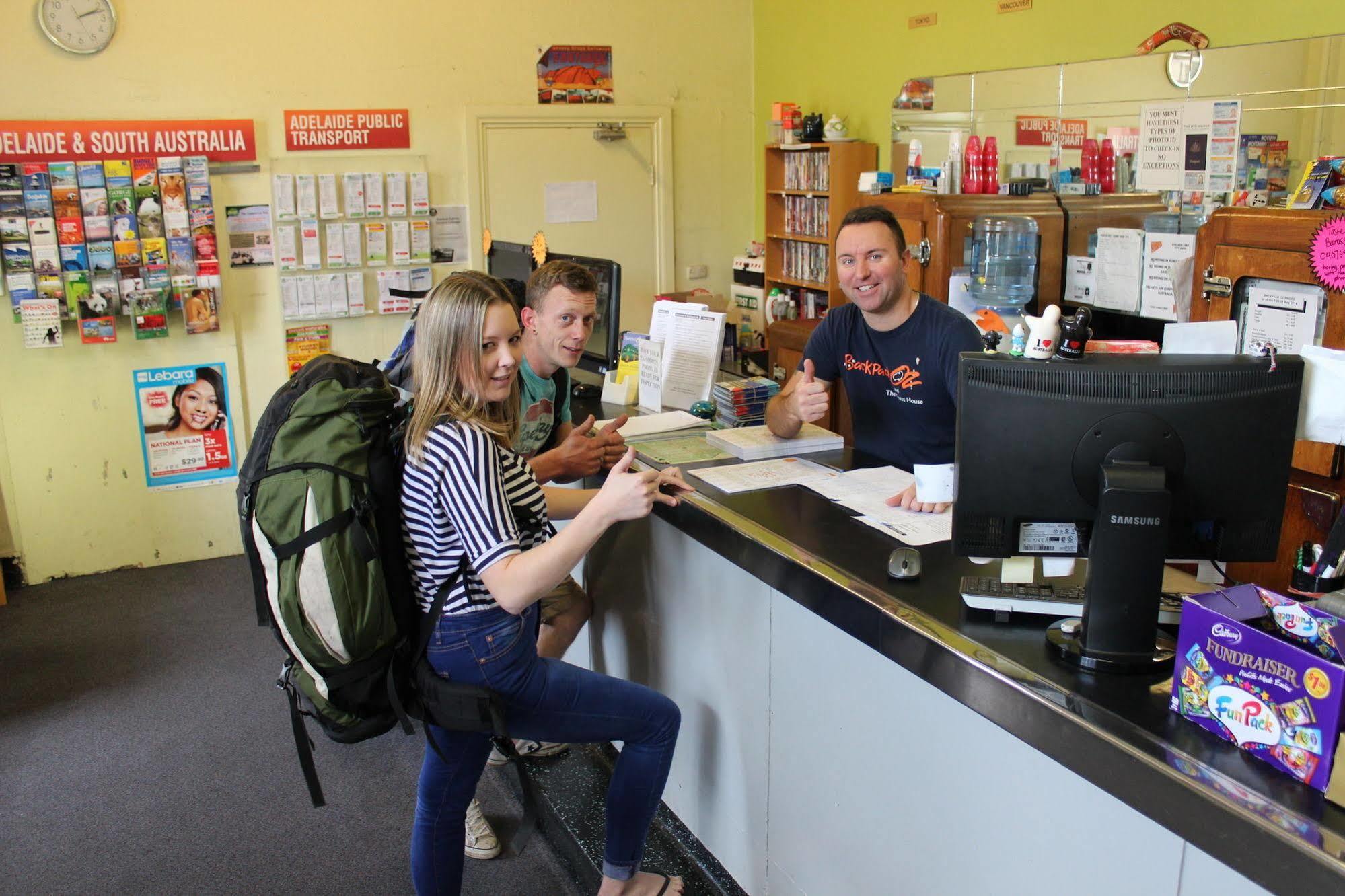 Backpack Oz Hostel Аделейд Екстериор снимка