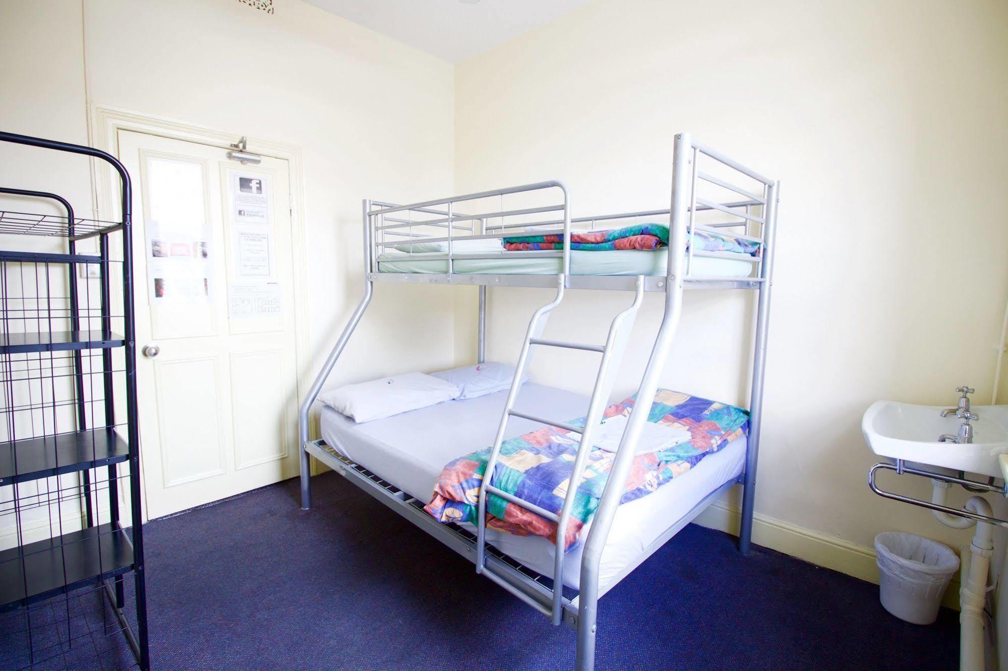 Backpack Oz Hostel Аделейд Екстериор снимка